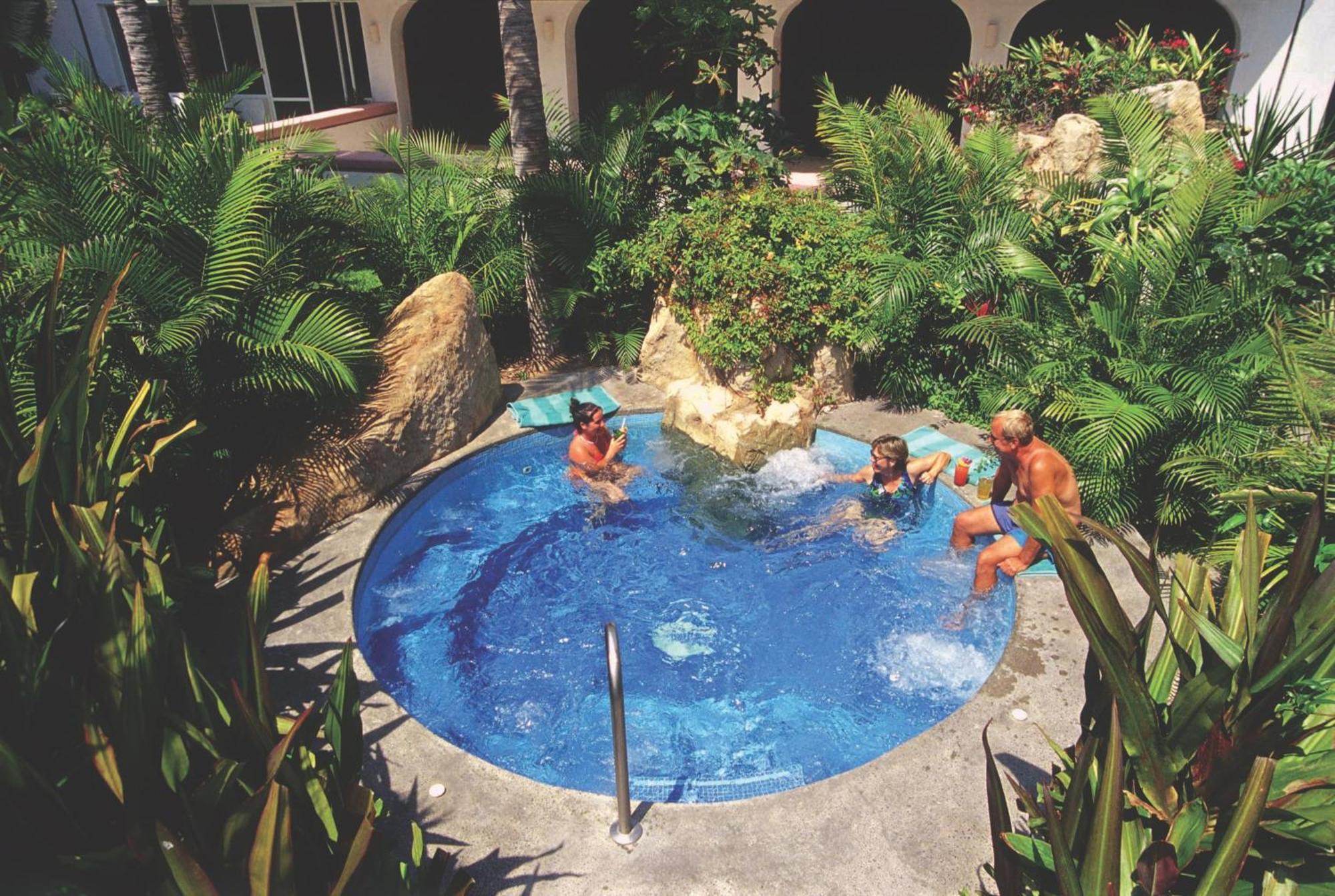 מזטלן Costa Bonita Resort מראה חיצוני תמונה